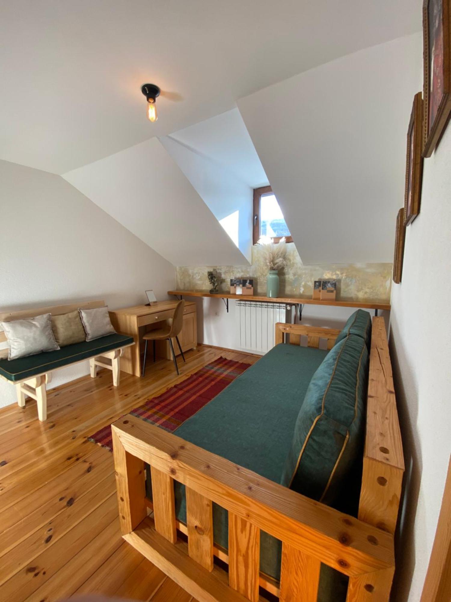 Pubhouse & Rooms Pahulja Kolasin Exterior photo