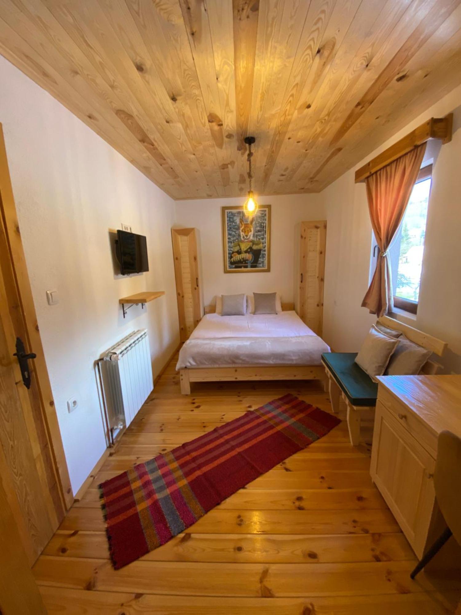 Pubhouse & Rooms Pahulja Kolasin Exterior photo