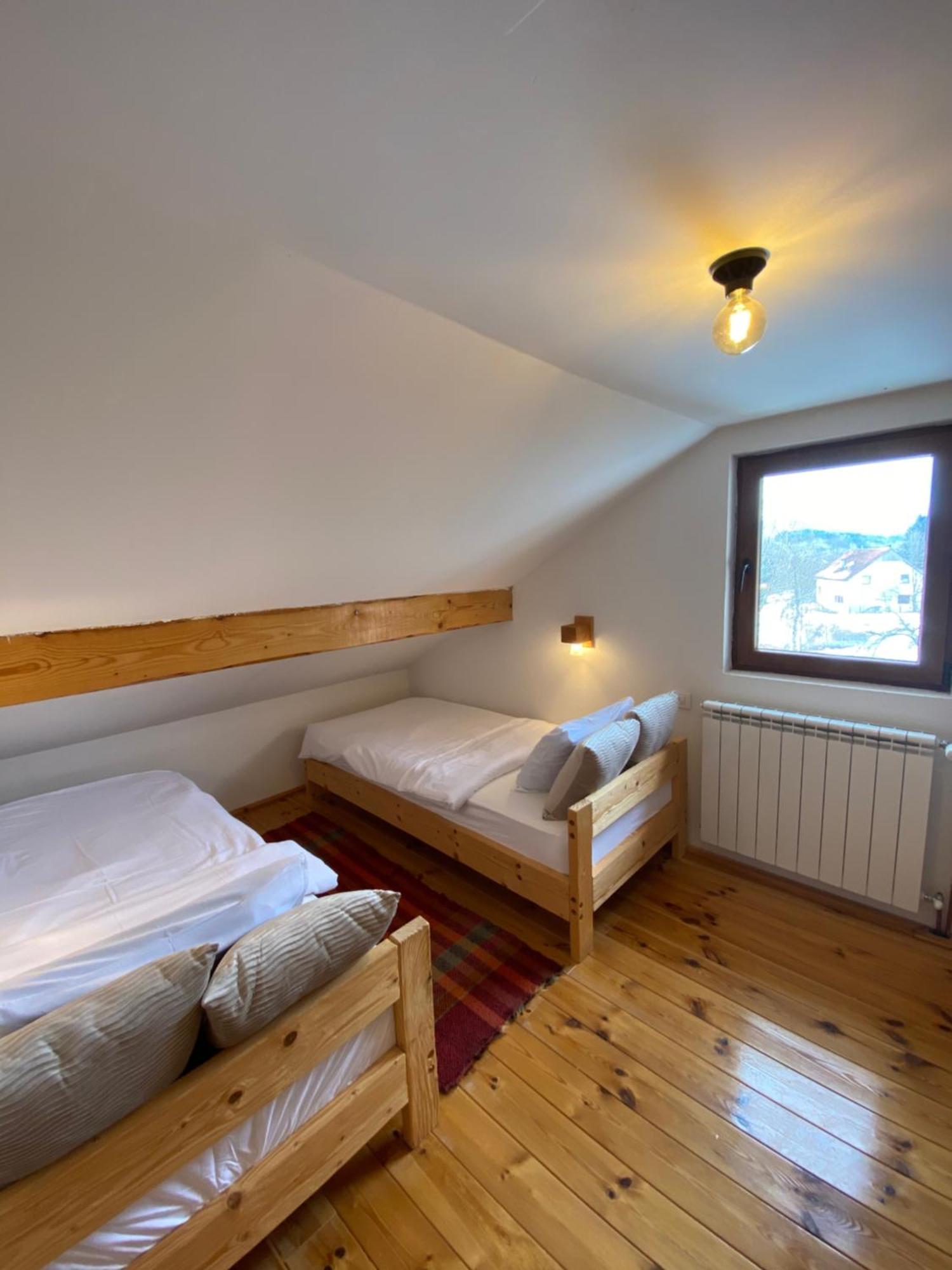 Pubhouse & Rooms Pahulja Kolasin Exterior photo